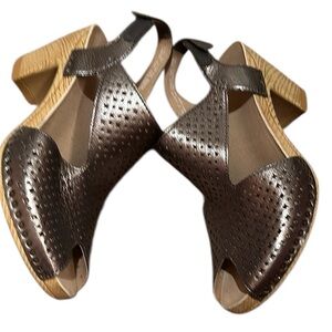 NWT DANSKO Sandals heels with Design perforated peep toe Teagan  37 6.5 7